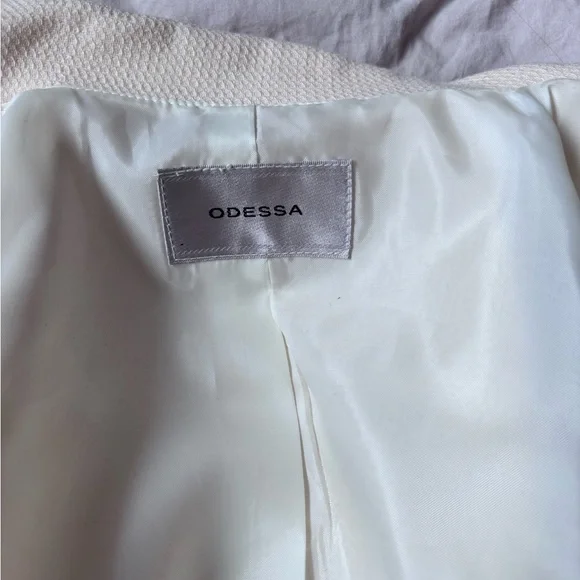 Elegant Cream Pencil Skirt Suit Set with Blazer size US6-8 - Picture 8 of 10